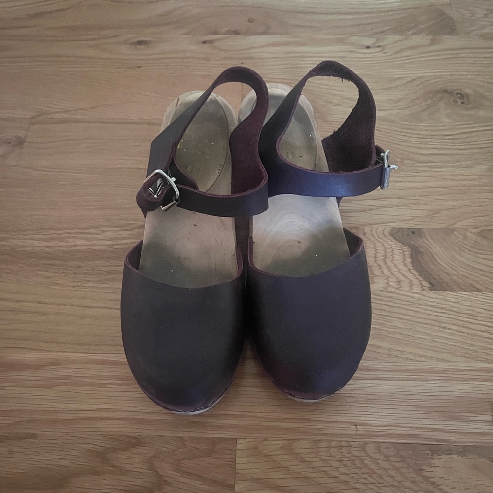Lotta from Stockholm Dark Purple Leather Clogs with Buckle